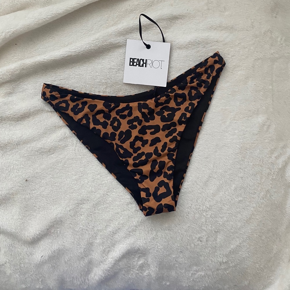 Brand New Beach Riot Bottoms